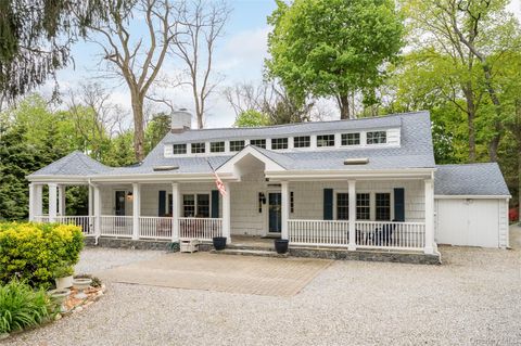 Photo of 32 Hicks Lane, Old Westbury, NY 11568 (MLS # 929138) Photo of 32 Hicks Lane, Old Westbury, NY 11568 (MLS # 929138)