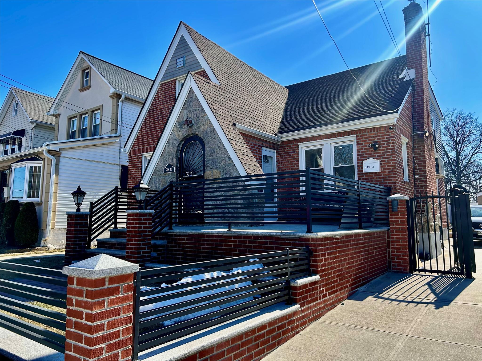 Rental Property at 118th Avenue 2, Cambria Heights, Queens, NY - Bedrooms: 3 
Bathrooms: 1 
Rooms: 5  - $3,200 MO.