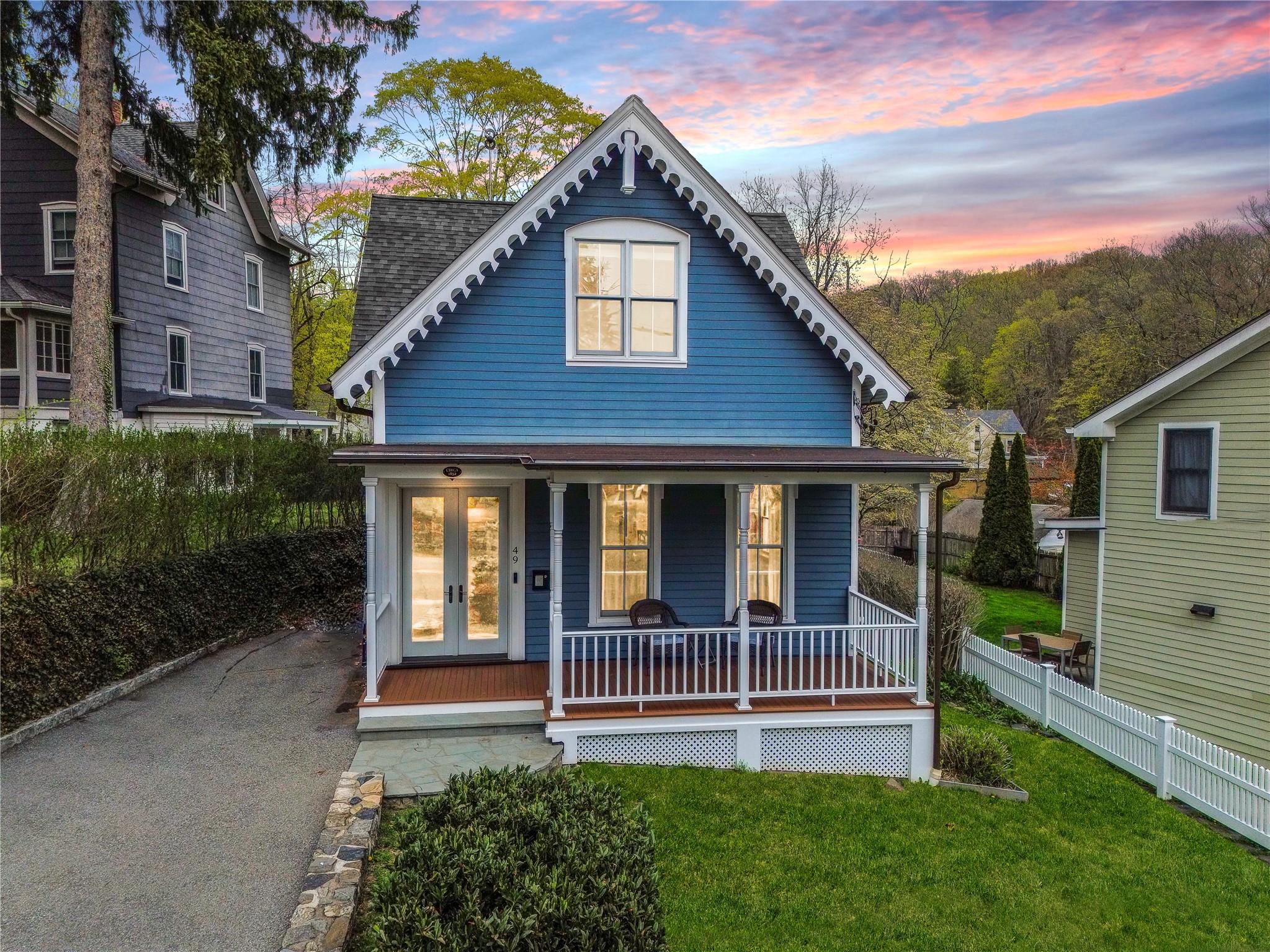 Old Post Road, Croton-On-Hudson, New York - 2 Bedrooms  
2 Bathrooms  
6 Rooms - 