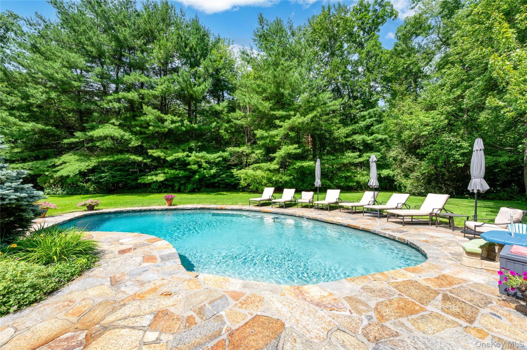 Photo of 1 Fox Ridge Court, Armonk, NY 10504 (MLS # 1022223)
