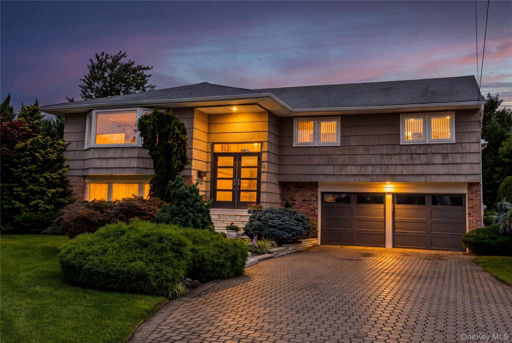 Photo of 31 Lake Court, Massapequa, NY 11758 (MLS # 1034474)
