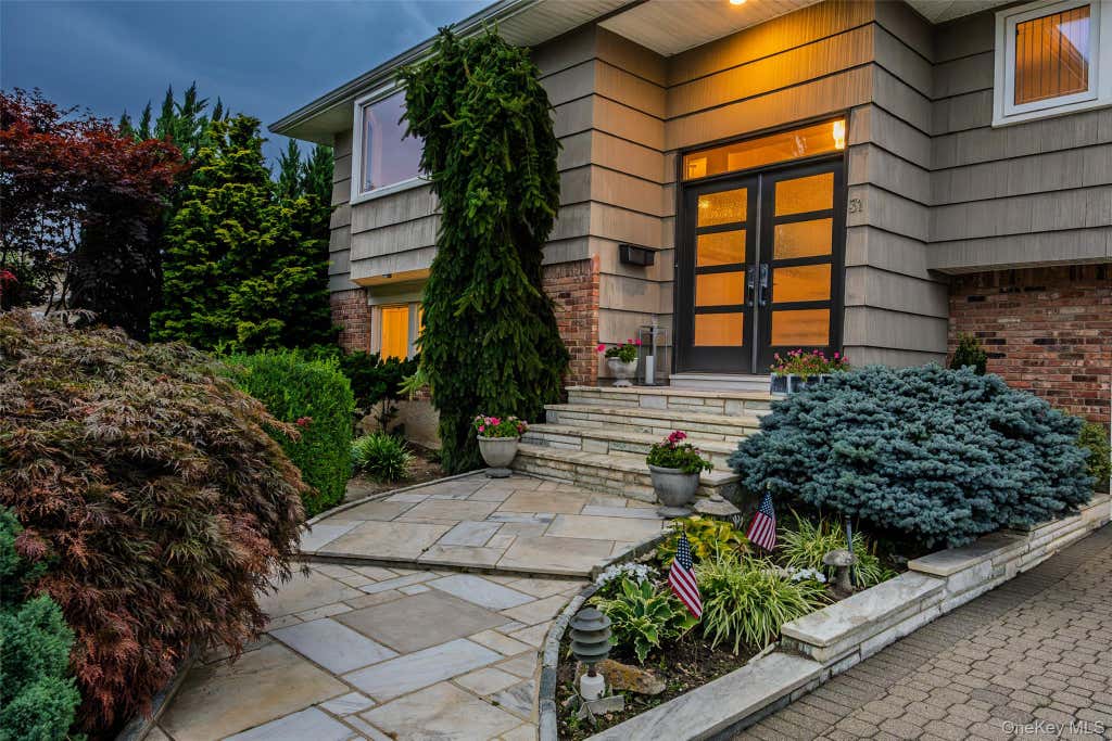Photo of 31 Lake Court, Massapequa, NY 11758 (MLS # 1034474)