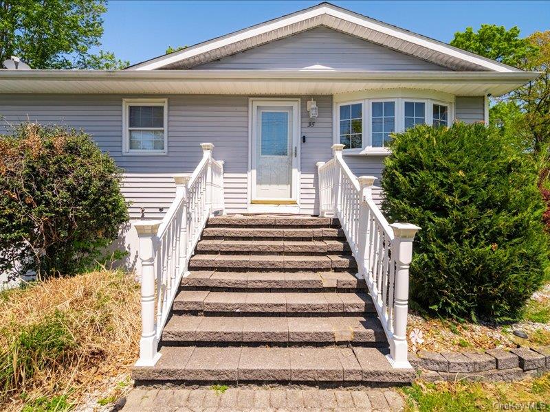 35 Maple Lane