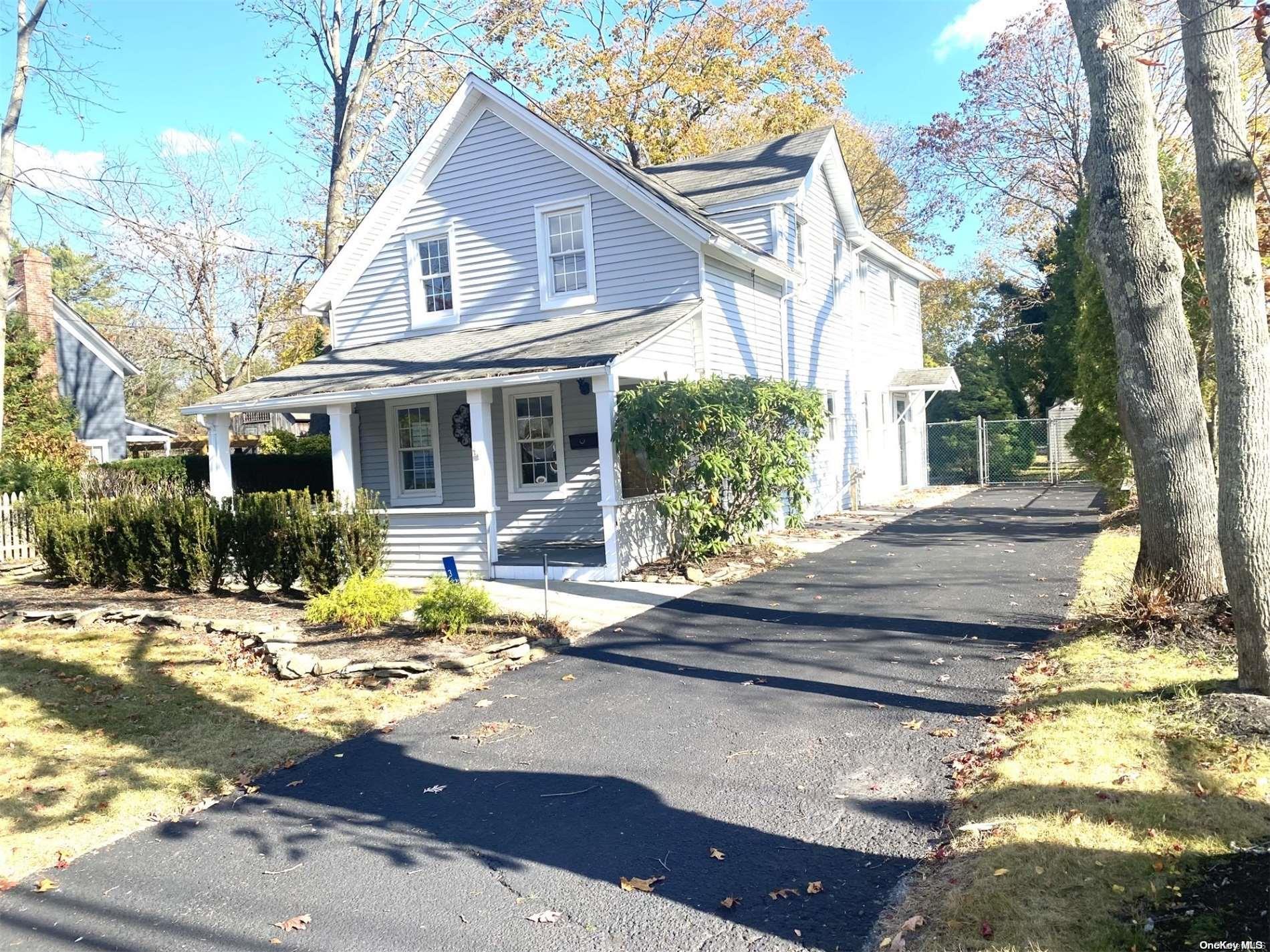 37 Union Avenue, Center Moriches, New York image 1