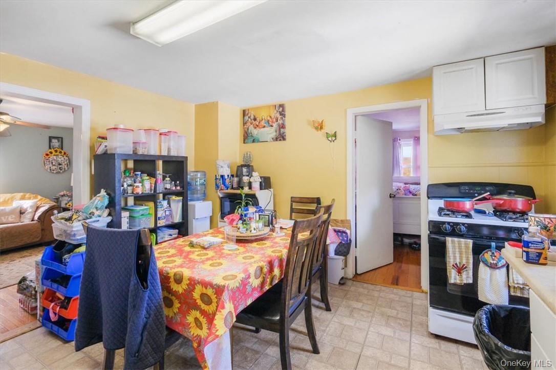 Peekskill, New York 10566, United States, 10 Bedrooms Bedrooms, ,4 BathroomsBathrooms,Residential,Pending,34949