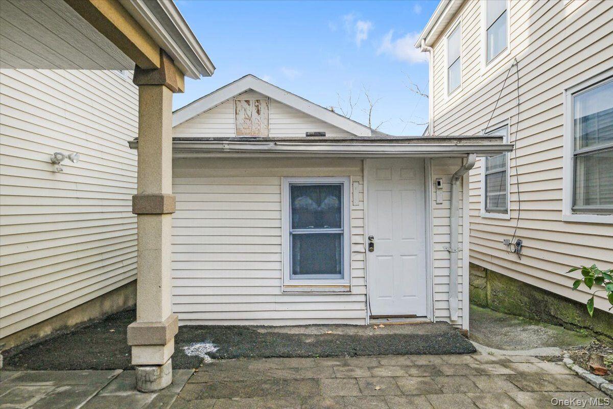 Peekskill, New York 10566, United States, 10 Bedrooms Bedrooms, ,4 BathroomsBathrooms,Residential,Pending,34949