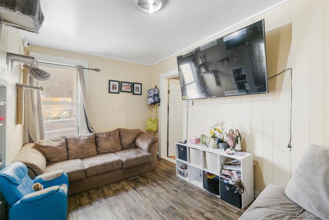 Peekskill, New York 10566, United States, 10 Bedrooms Bedrooms, ,4 BathroomsBathrooms,Residential,Pending,34949