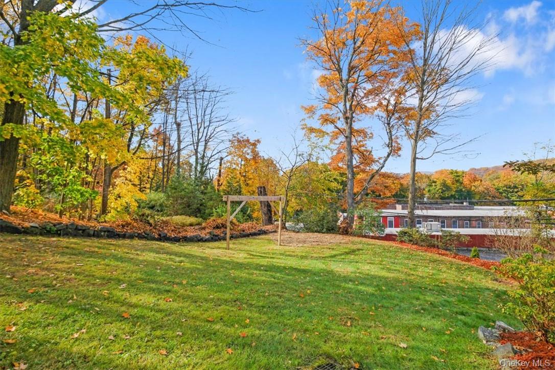 Peekskill, New York 10566, United States, 10 Bedrooms Bedrooms, ,4 BathroomsBathrooms,Residential,Pending,34949