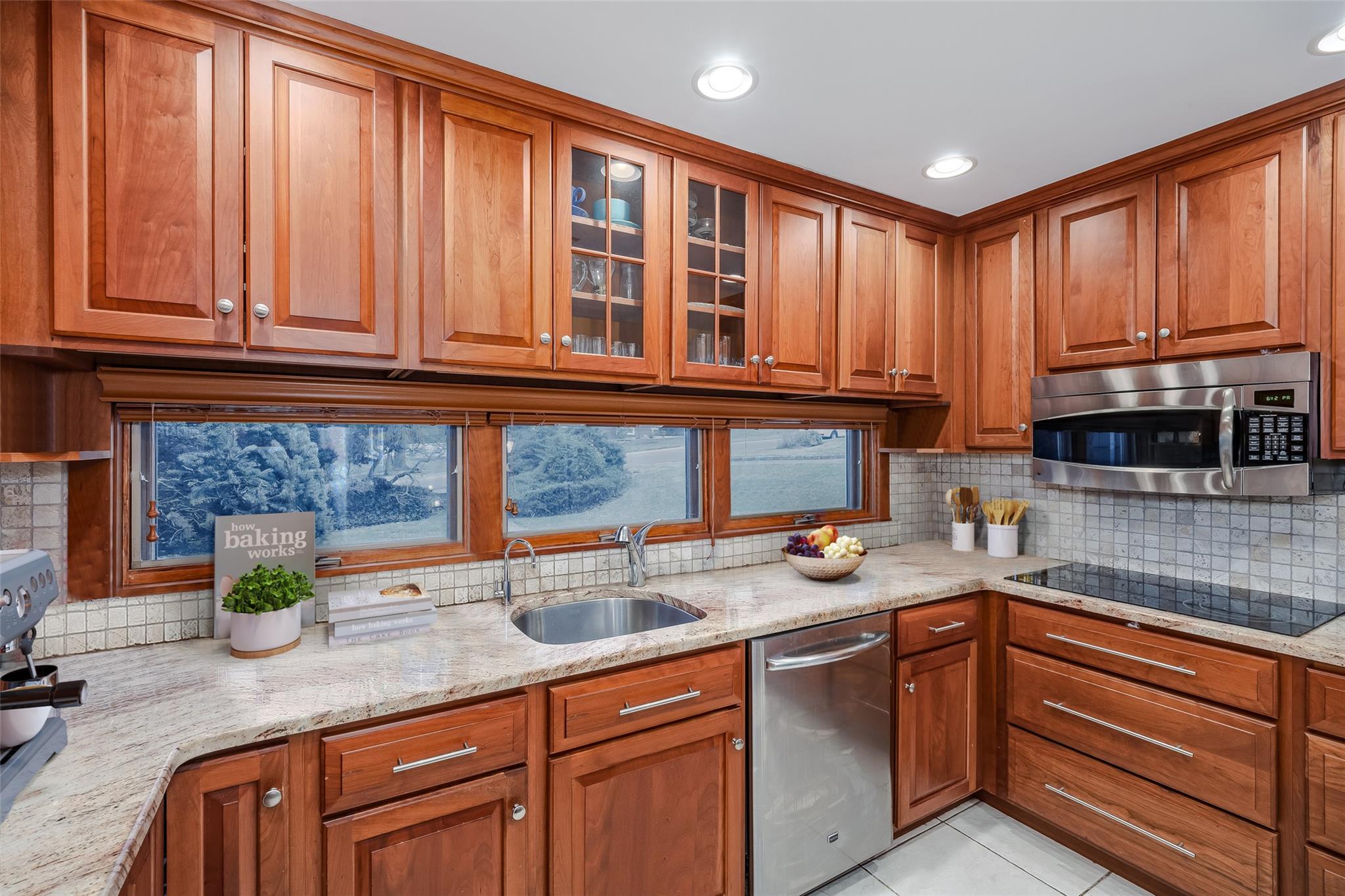 83 E Fernwood Lane, Roslyn, New York image 14