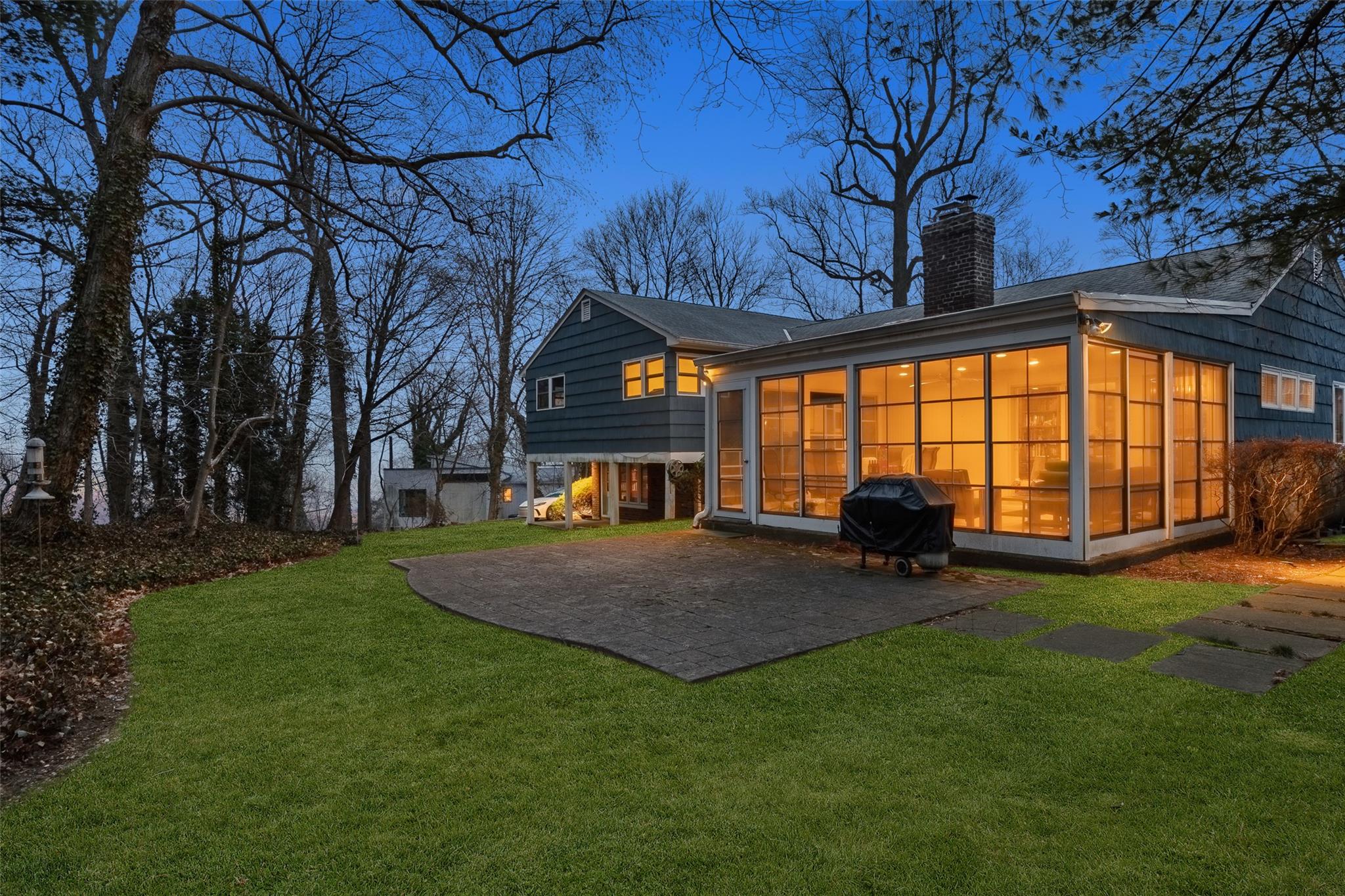83 E Fernwood Lane, Roslyn, New York image 4