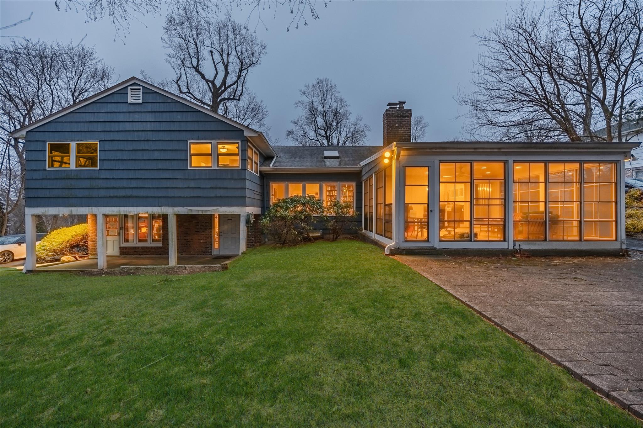 83 E Fernwood Lane, Roslyn, New York image 6