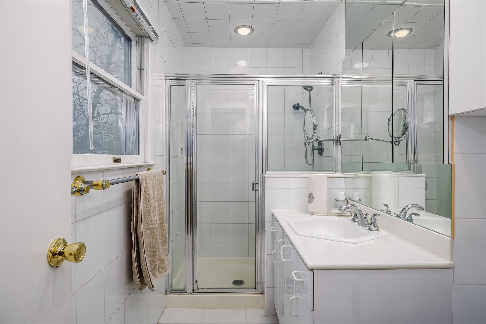 83 E Fernwood Lane, Roslyn, New York image 22