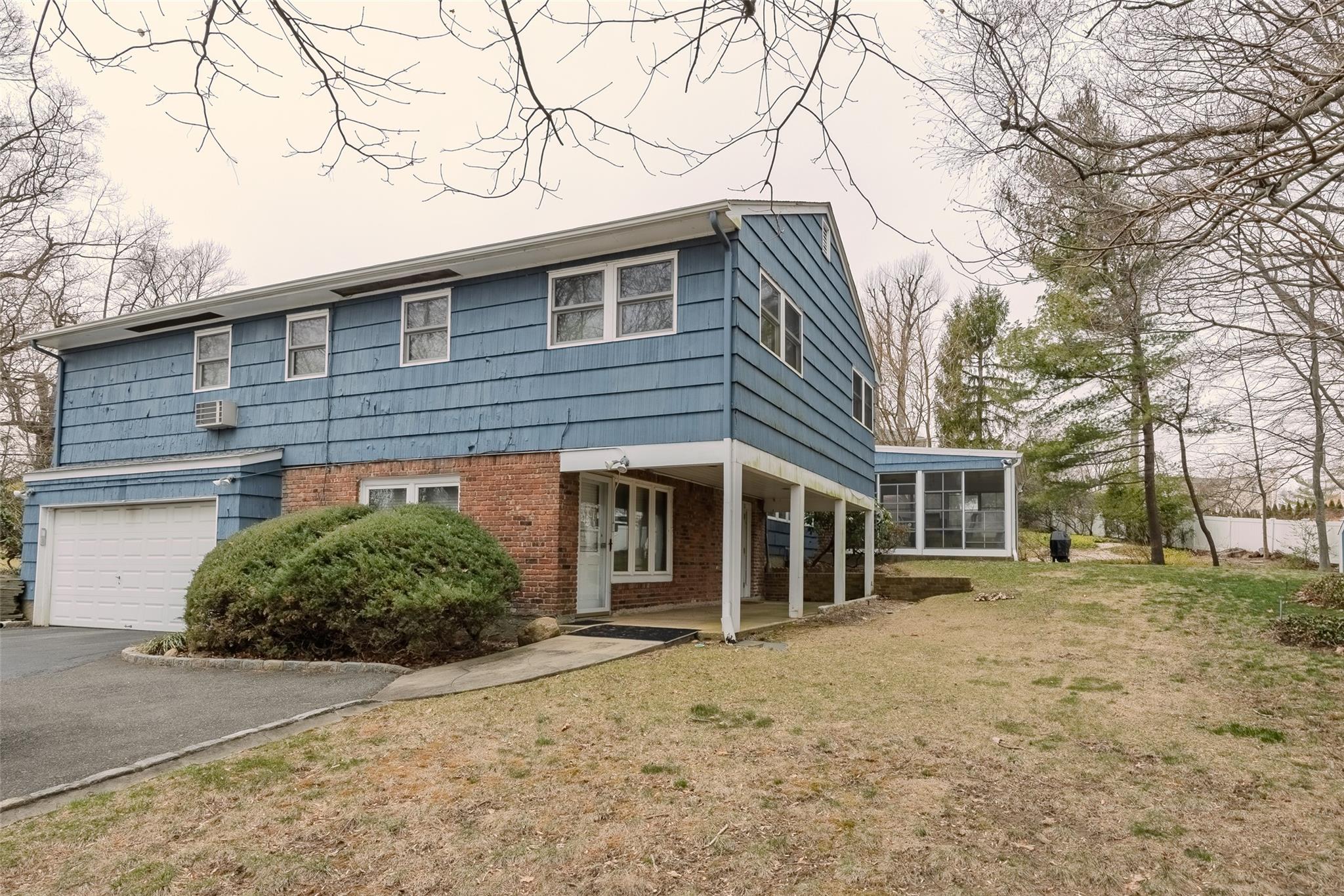 83 E Fernwood Lane, Roslyn, New York image 34