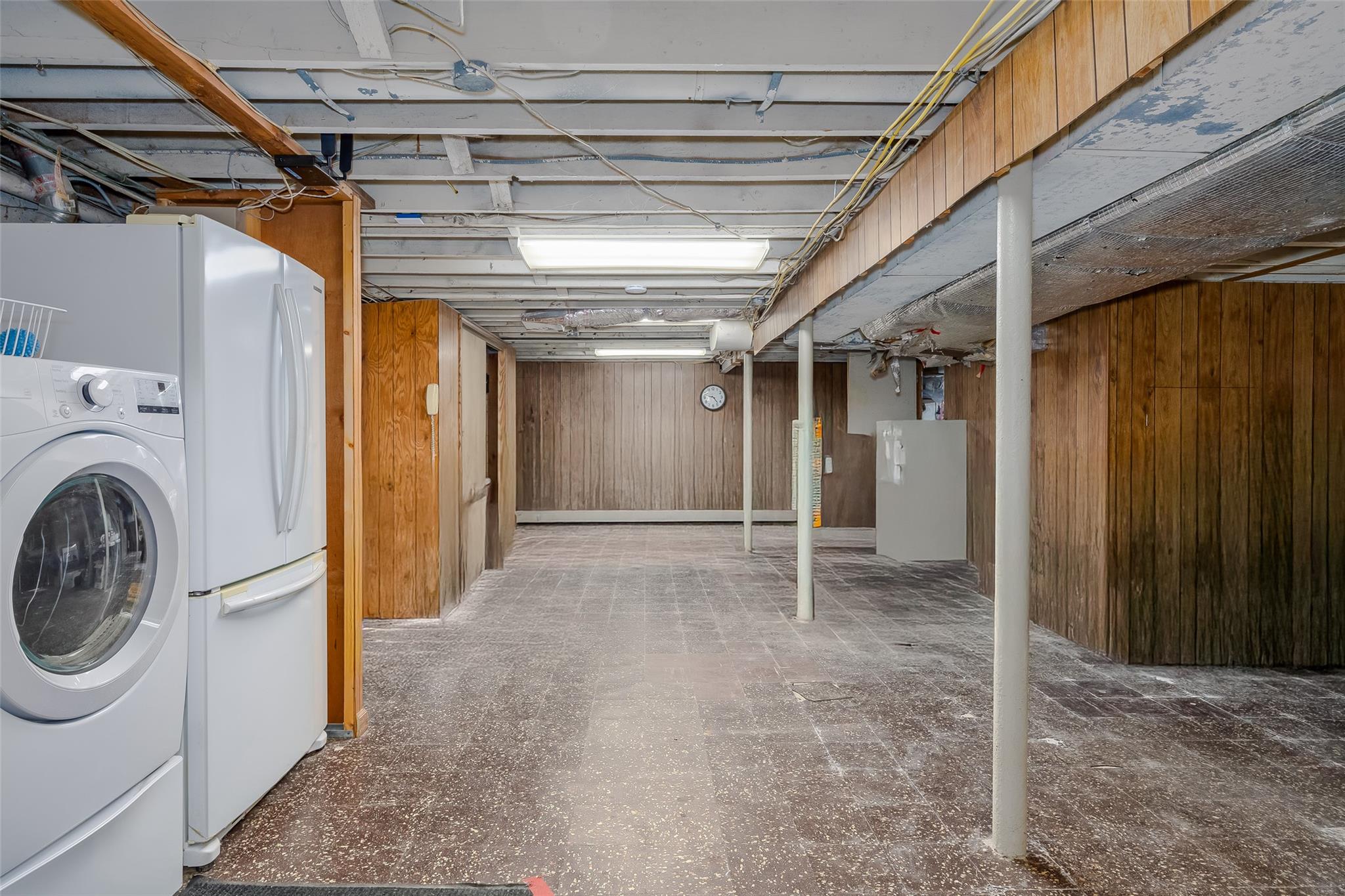 83 E Fernwood Lane, Roslyn, New York image 30