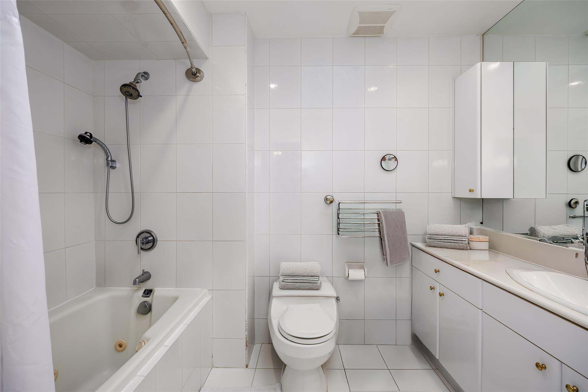 83 E Fernwood Lane, Roslyn, New York image 26