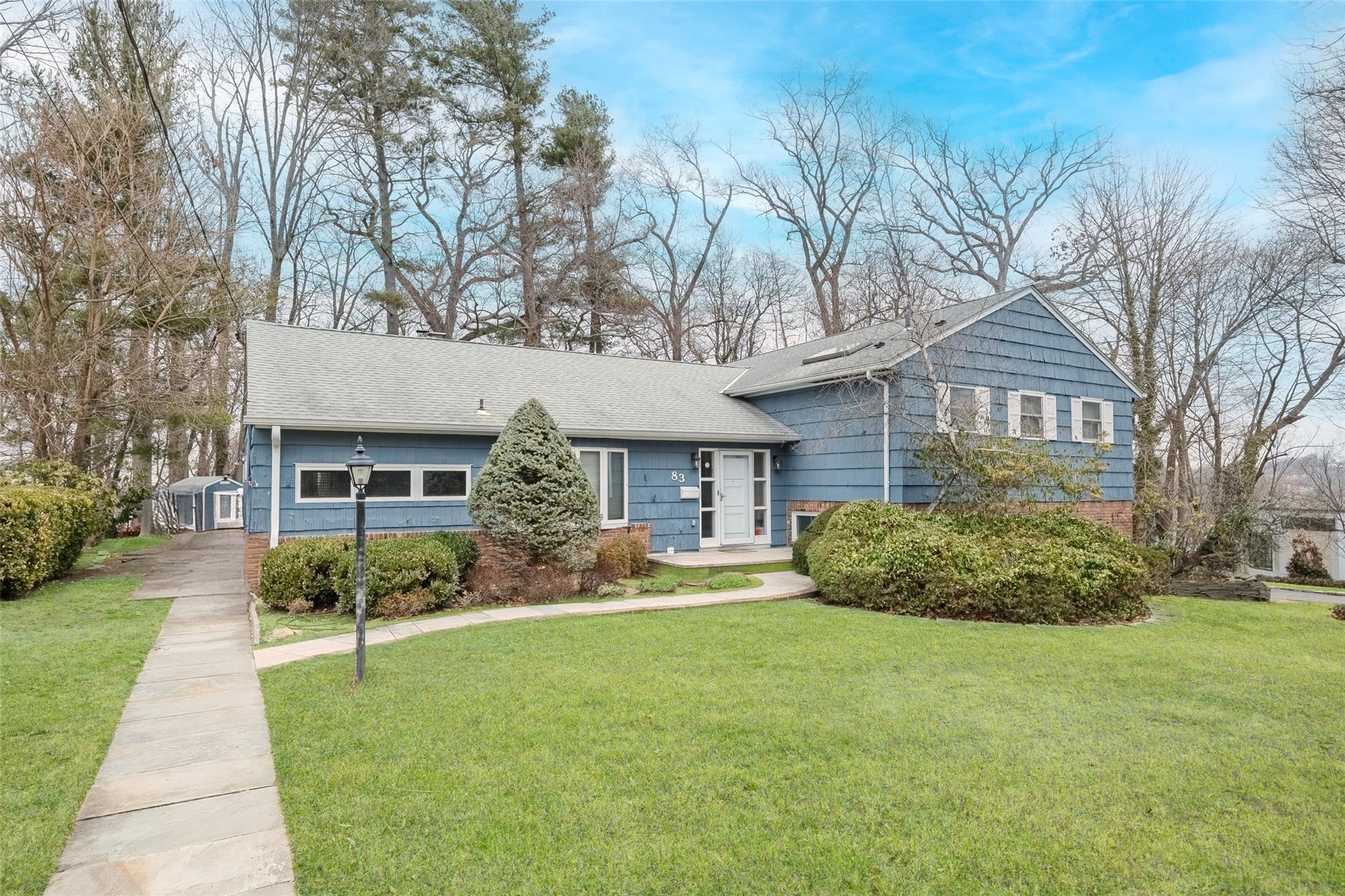 83 E Fernwood Lane, Roslyn, New York image 32