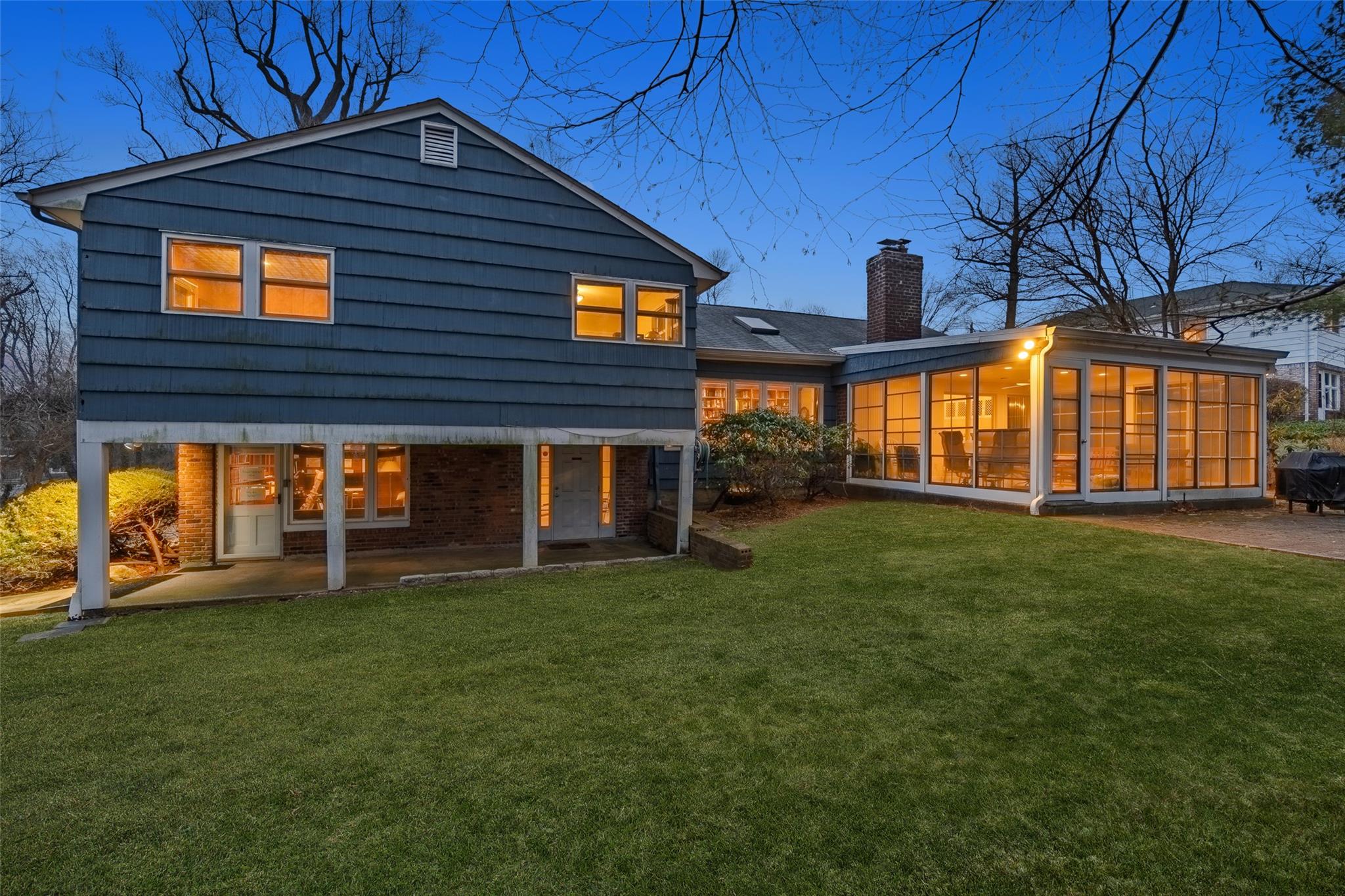 83 E Fernwood Lane, Roslyn, New York image 5