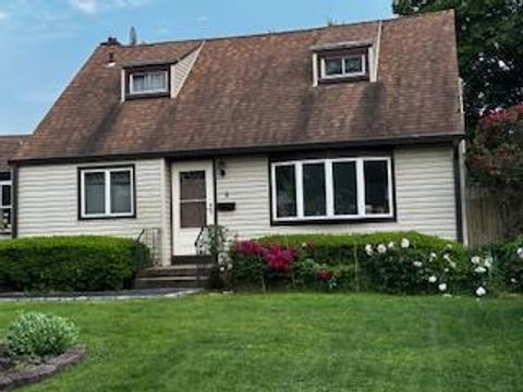 8 Hickory Street Central Islip NY 11722