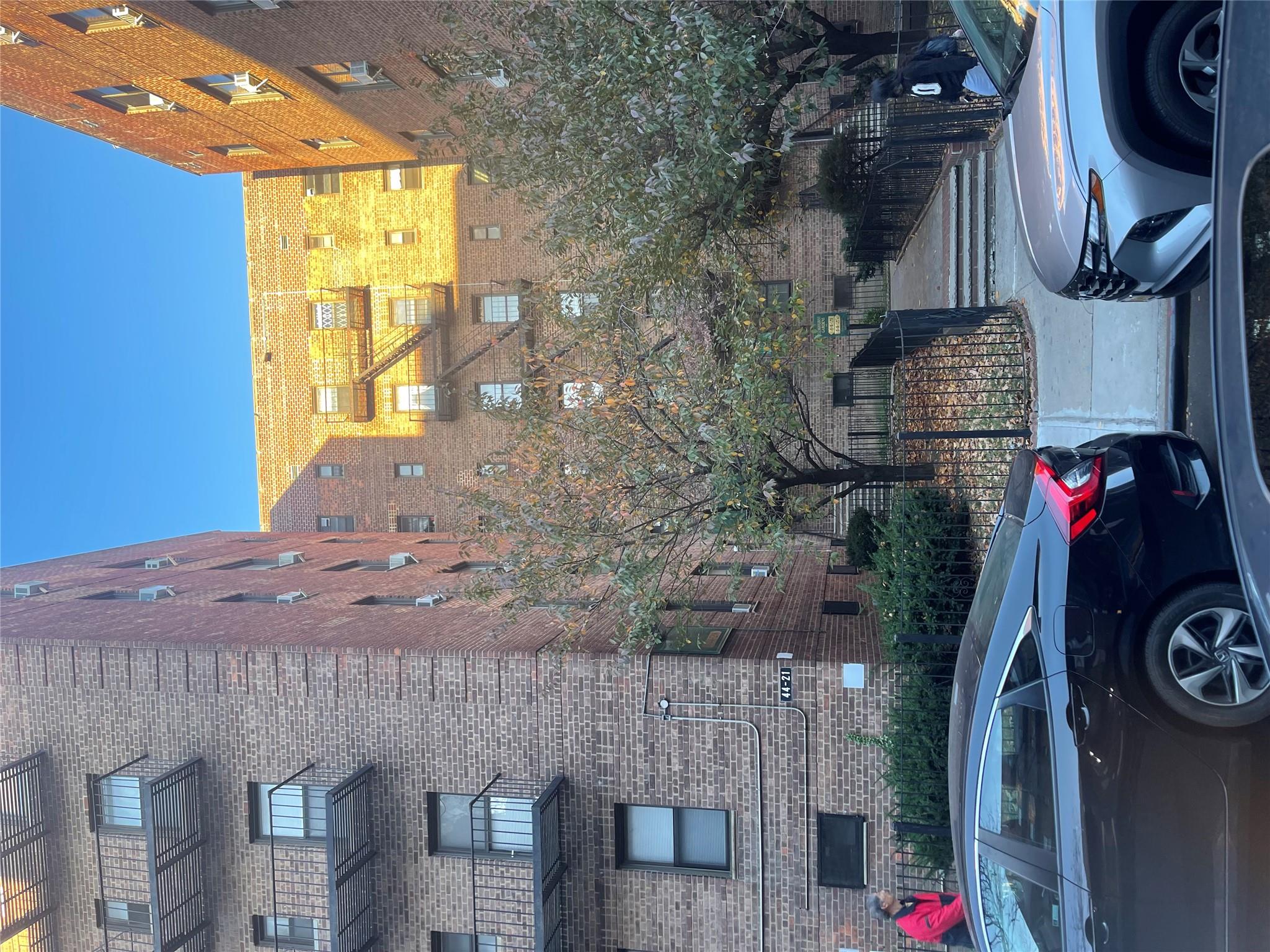 Property for Sale at Macnish Street 6C, Elmhurst, Queens, NY - Bedrooms: 2 
Bathrooms: 1 
Rooms: 5  - $460,000
