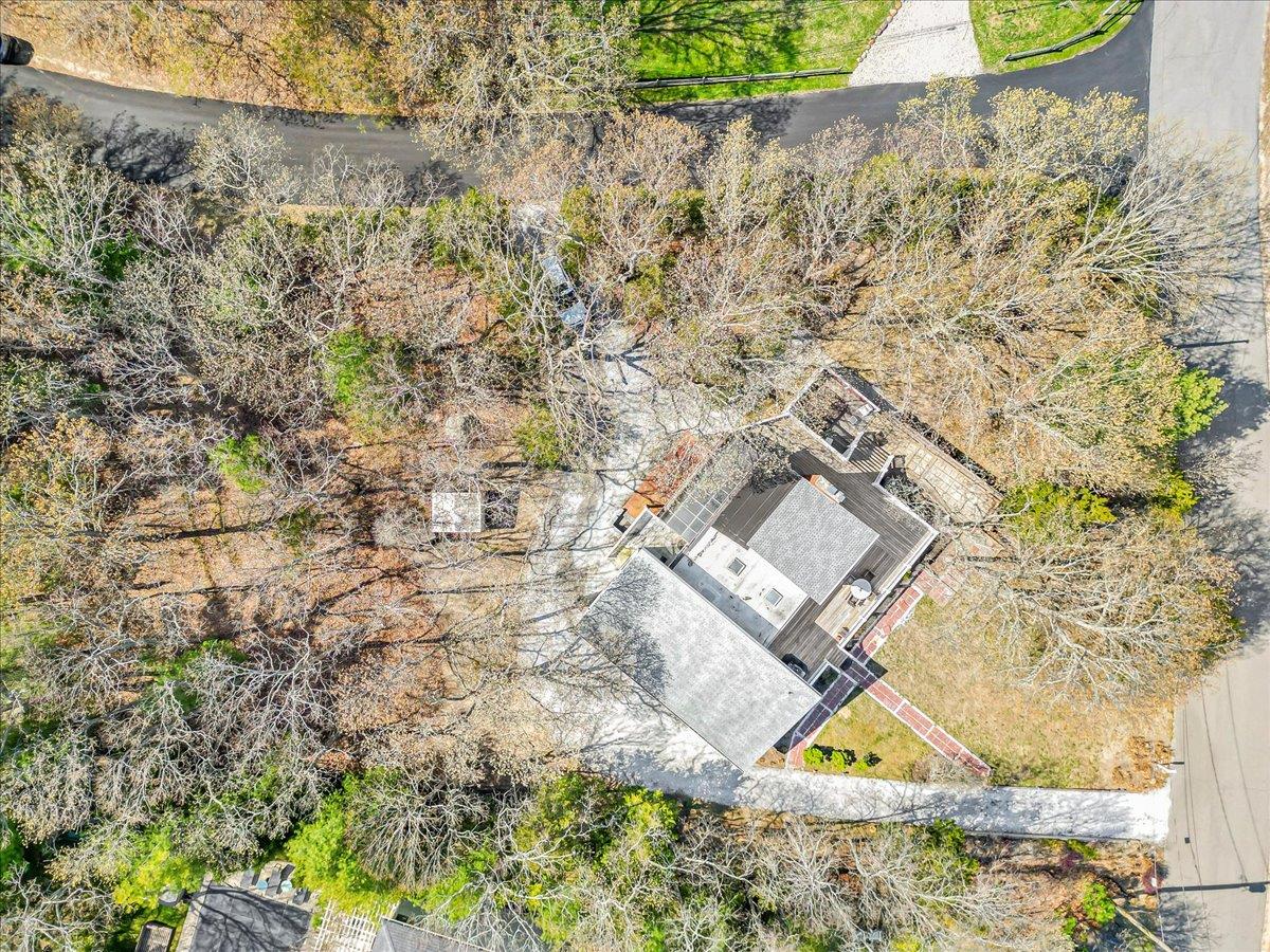 1 Monument Lane, East Hampton, New York image 47