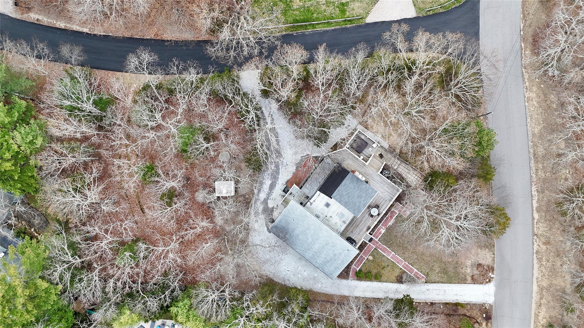 1 Monument Lane, East Hampton, New York image 16