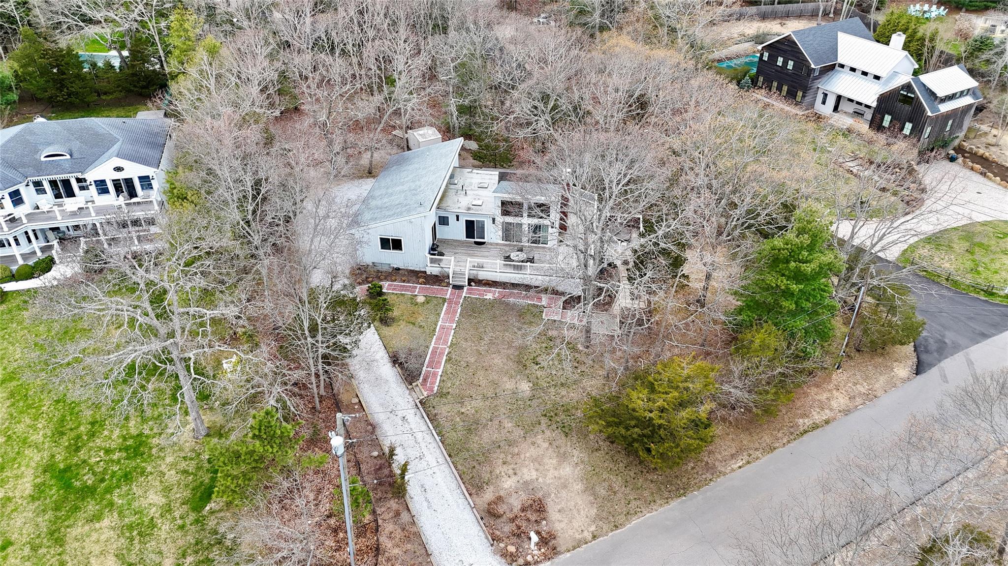 1 Monument Lane, East Hampton, New York image 18