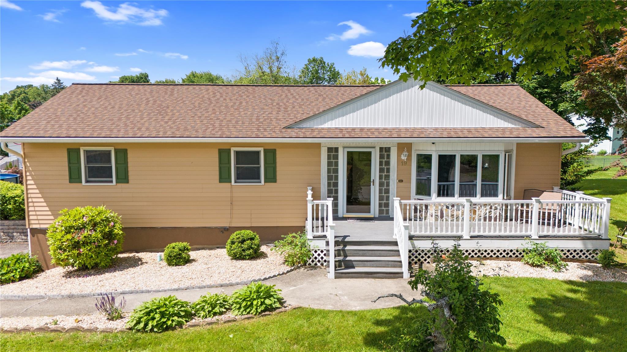 19 Coach Lane, Newburgh, New York image 1