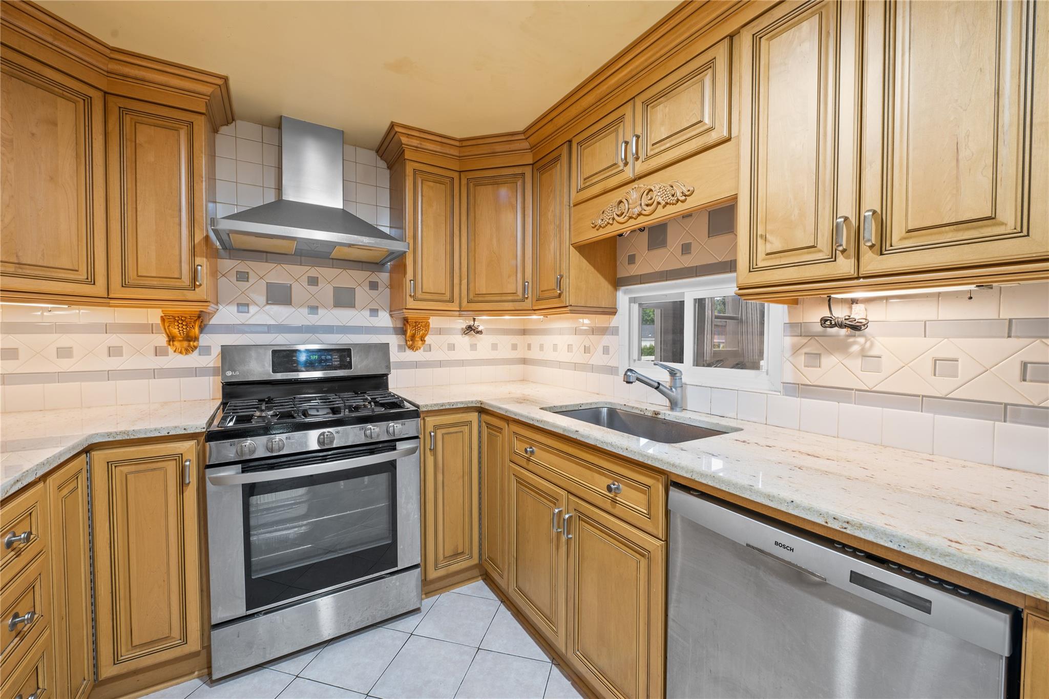19 Coach Lane, Newburgh, New York image 7