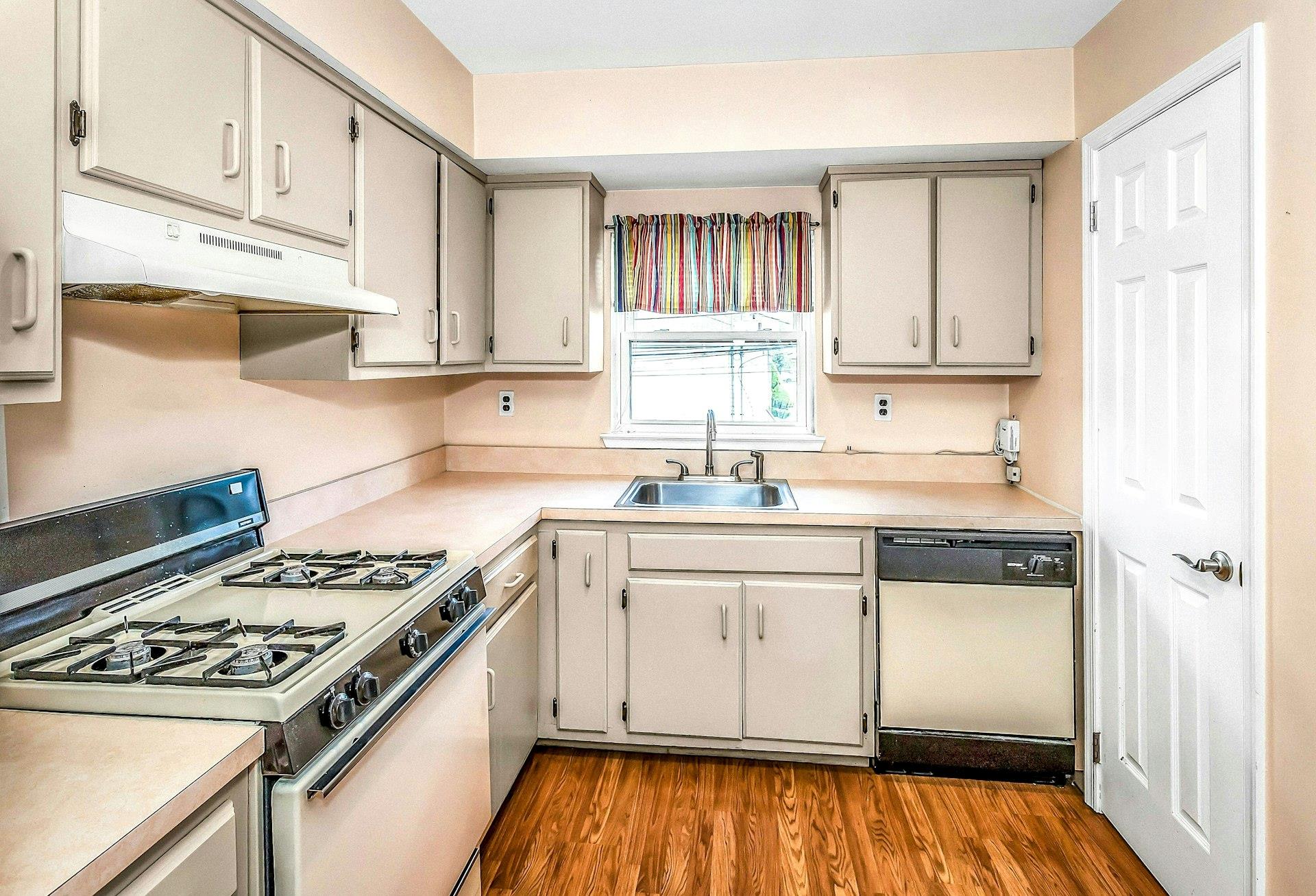 50 Bradley Court #52, Staten Island, New York image 6