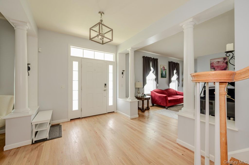 Photo of 9 Poplar Street, Hopewell Junction, NY 12533 (MLS # 1006591)