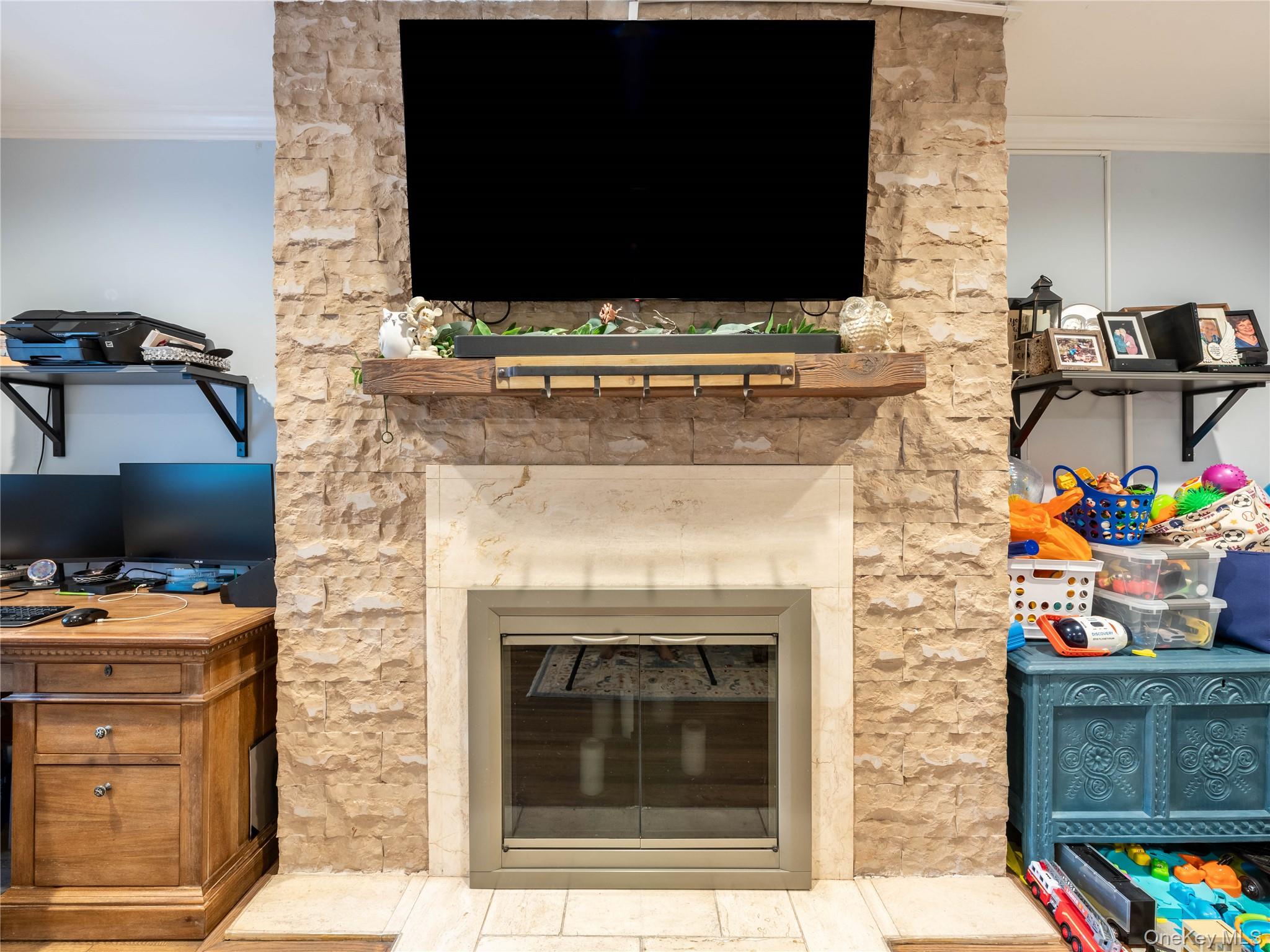 215 Middle Neck Road 15-2A