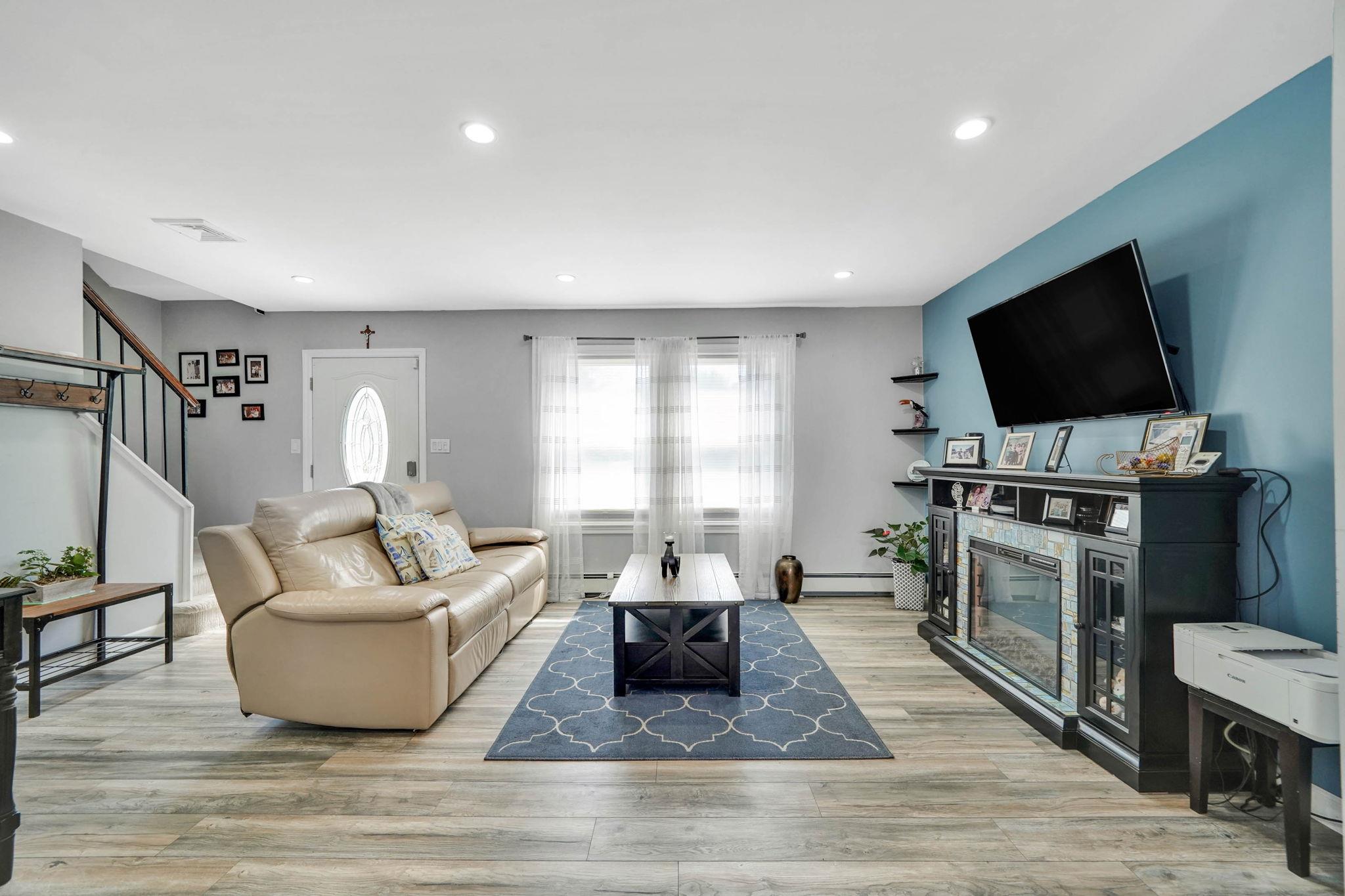 30 Federal Lane, Coram, New York image 3