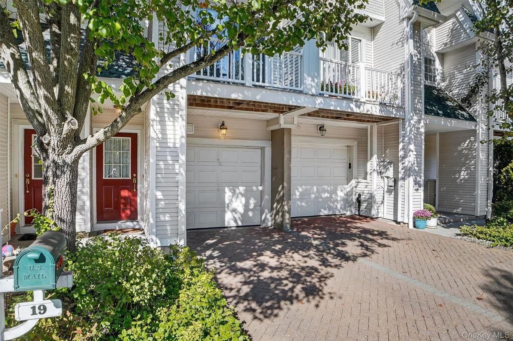 Photo of 19 Lake Marie Lane, Bedford Hills, NY 10507 (MLS # 885826)