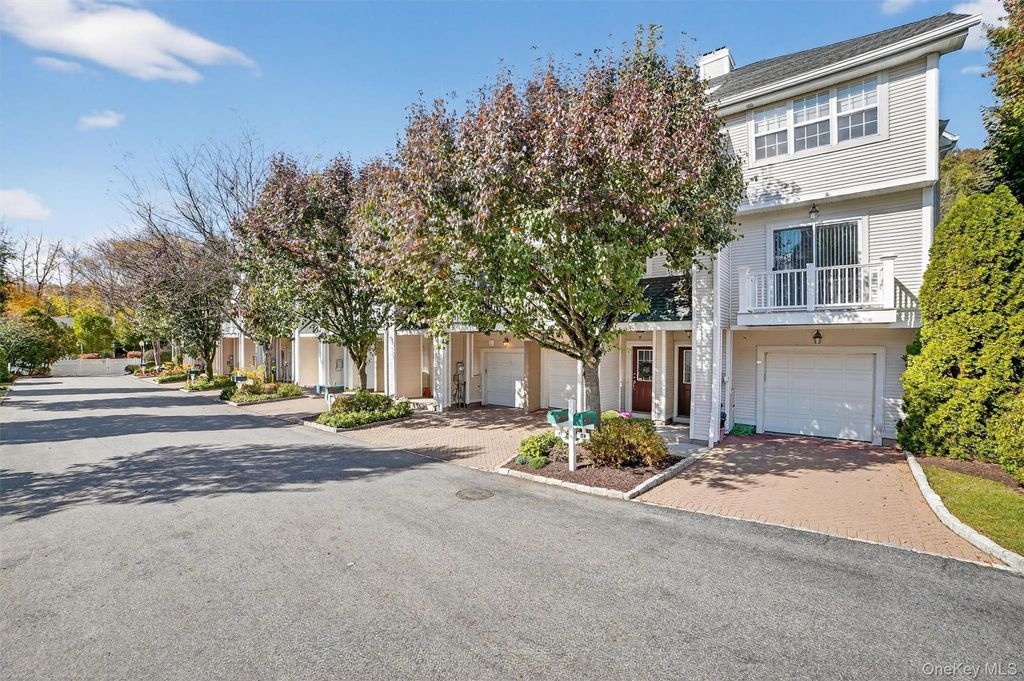 Photo of 19 Lake Marie Lane, Bedford Hills, NY 10507 (MLS # 885826)