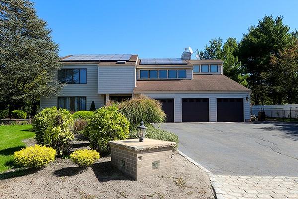 9 Jesse Way, Mount Sinai, New York image 2