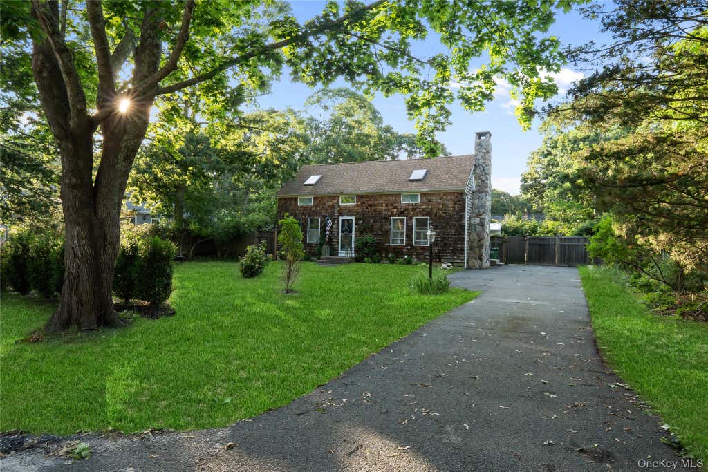 Photo of 36 Argonne Road W, Hampton Bays, NY 11946 (MLS # 1025378)