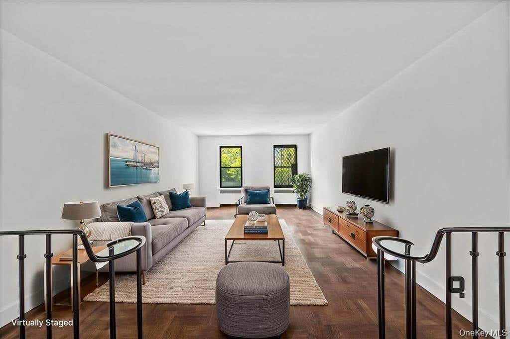 Photo of 675 Walton Avenue #2B, Bronx, NY 10451 (MLS # 1040402)
