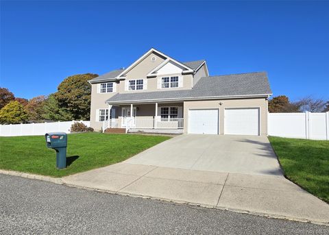 Photo of 5 North Street, Coram, NY 11727 (MLS # 930200)