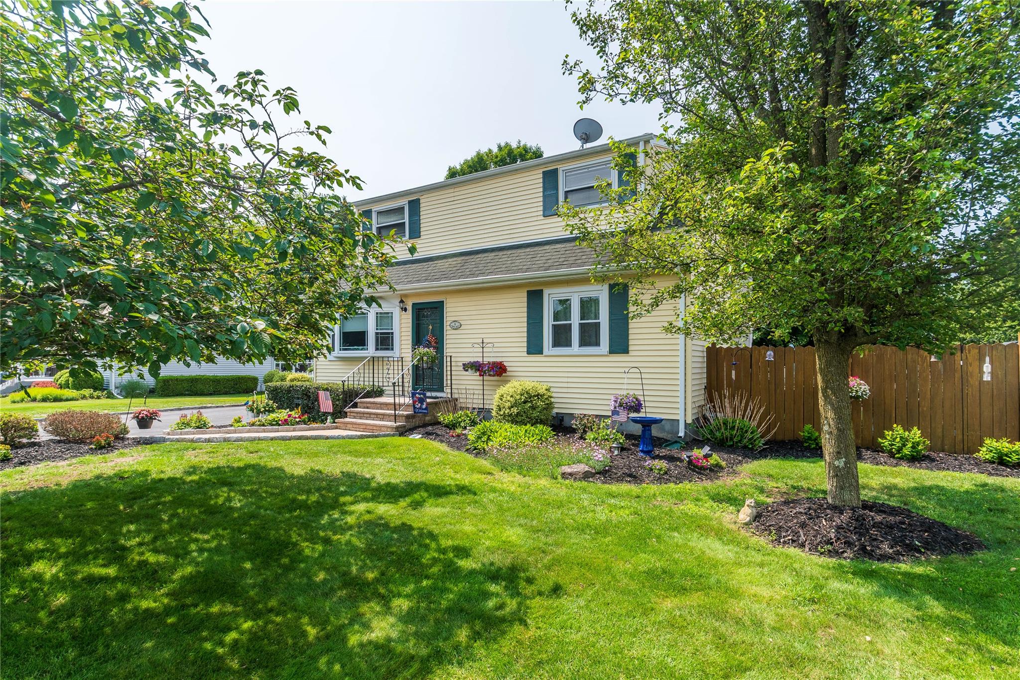 16 Robyn Drive