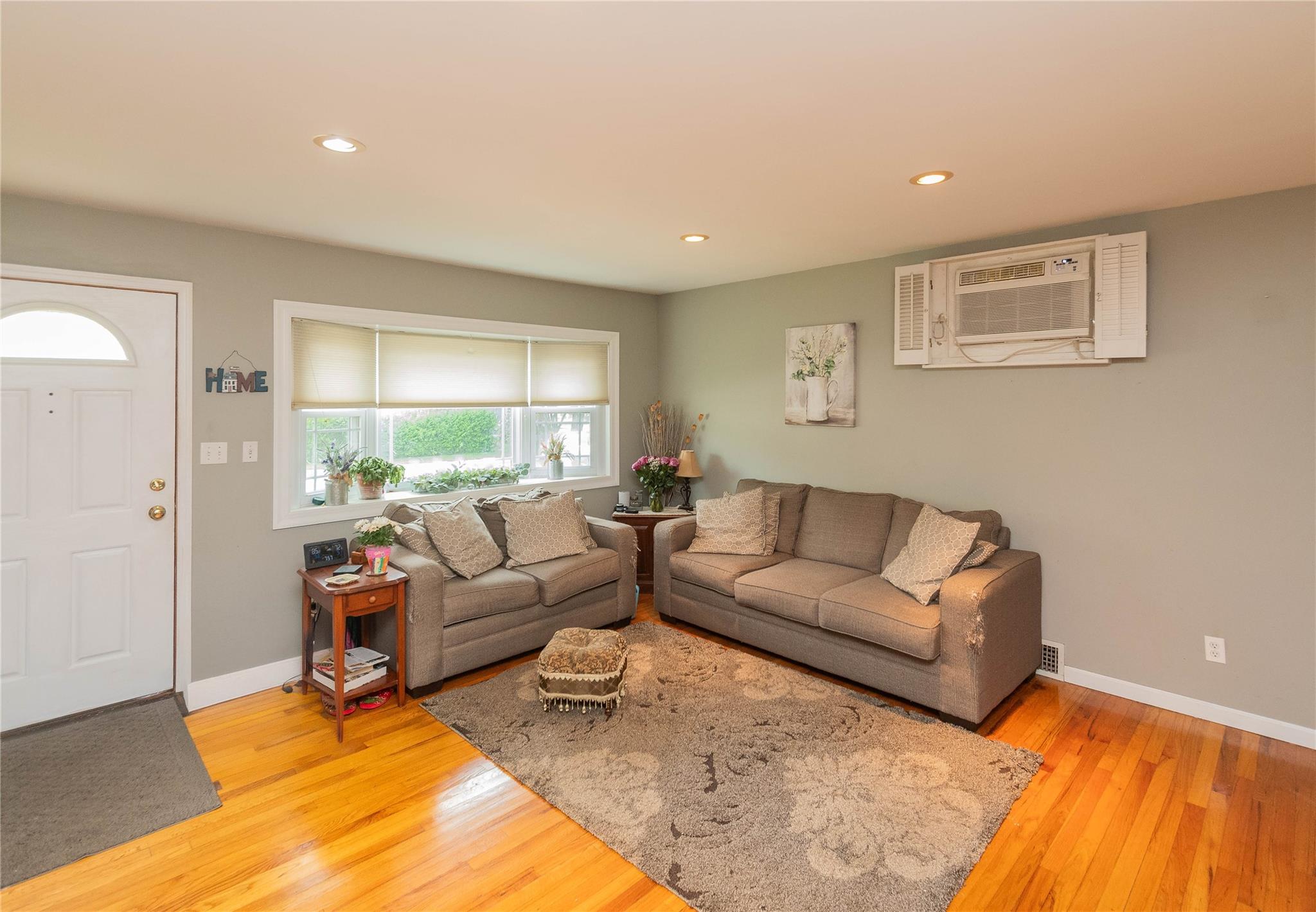 16 Robyn Drive