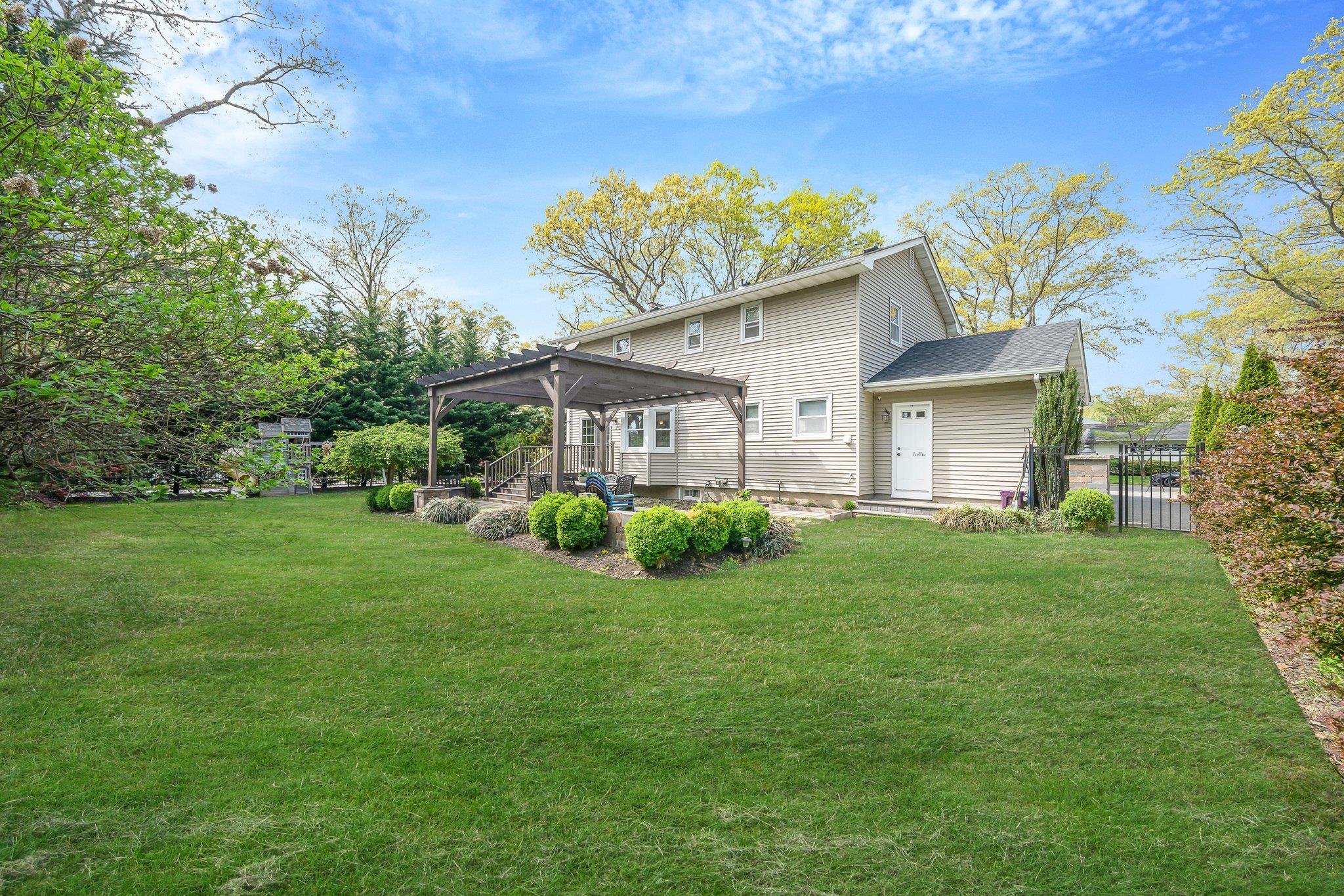 90 Rhoda Avenue, Nesconset, New York image 29