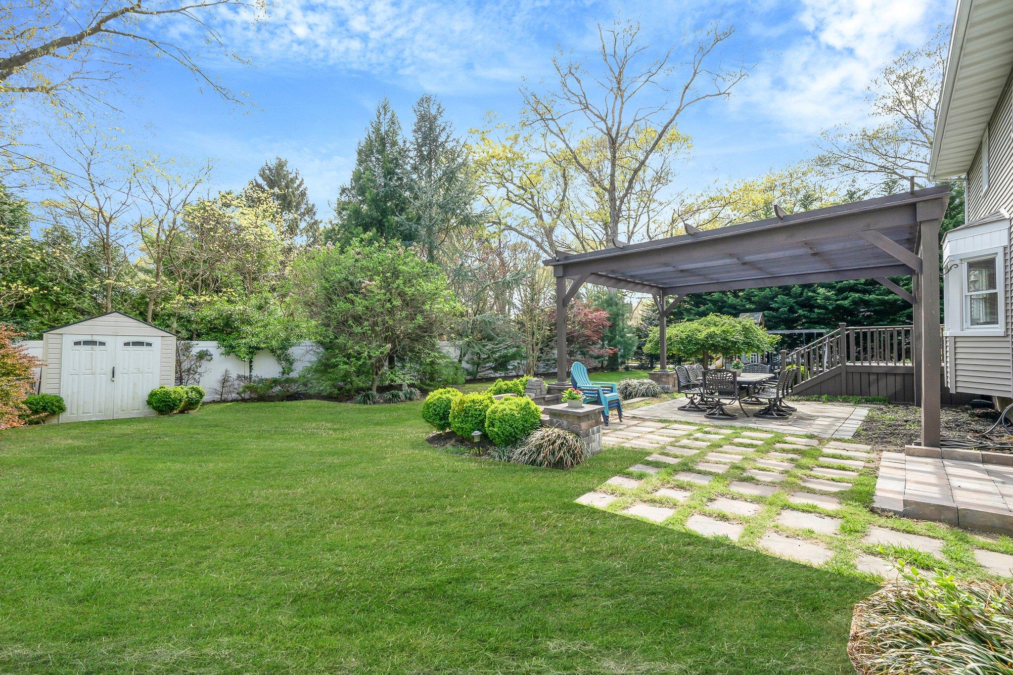 90 Rhoda Avenue, Nesconset, New York image 30