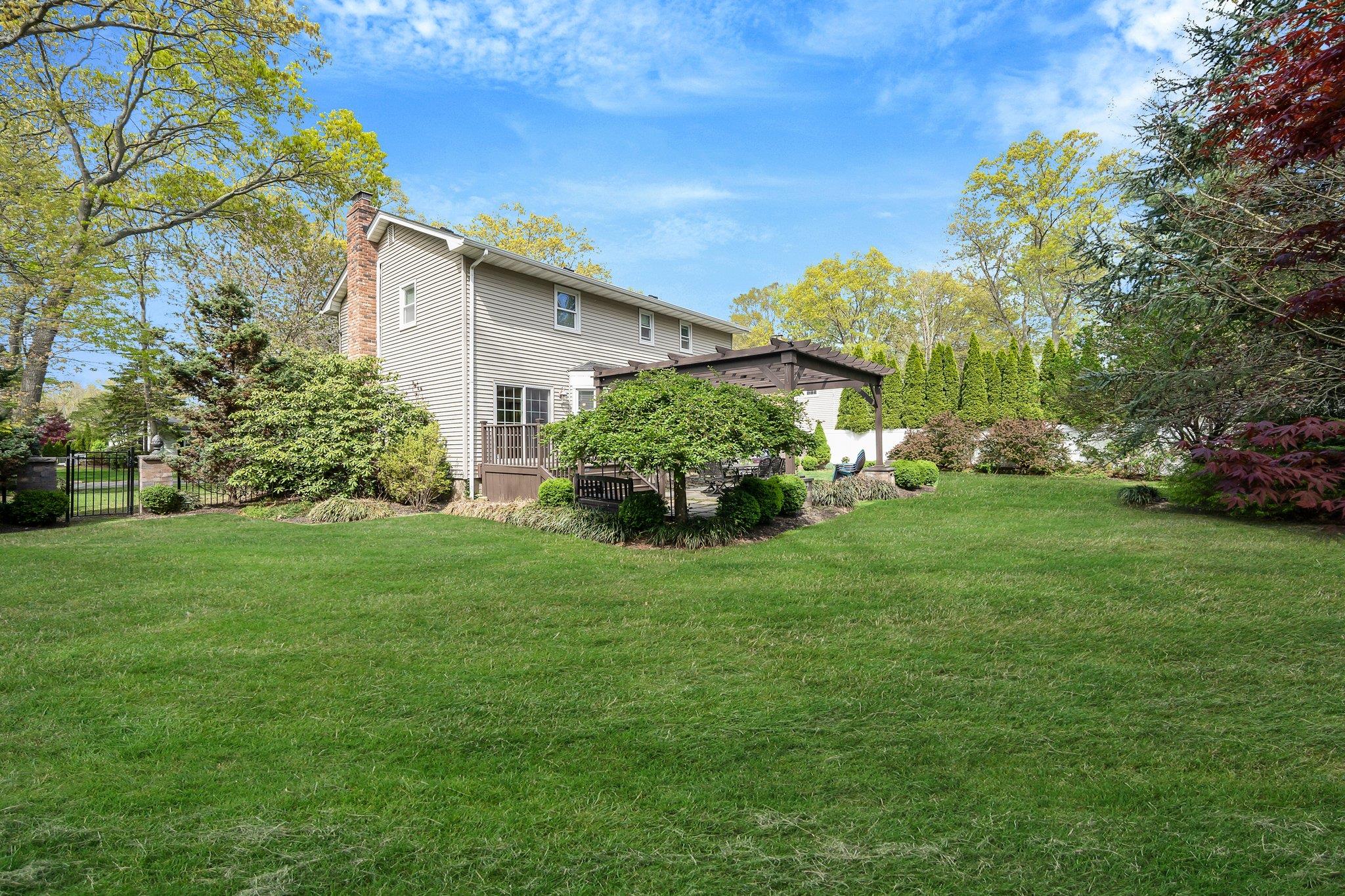 90 Rhoda Avenue, Nesconset, New York image 27
