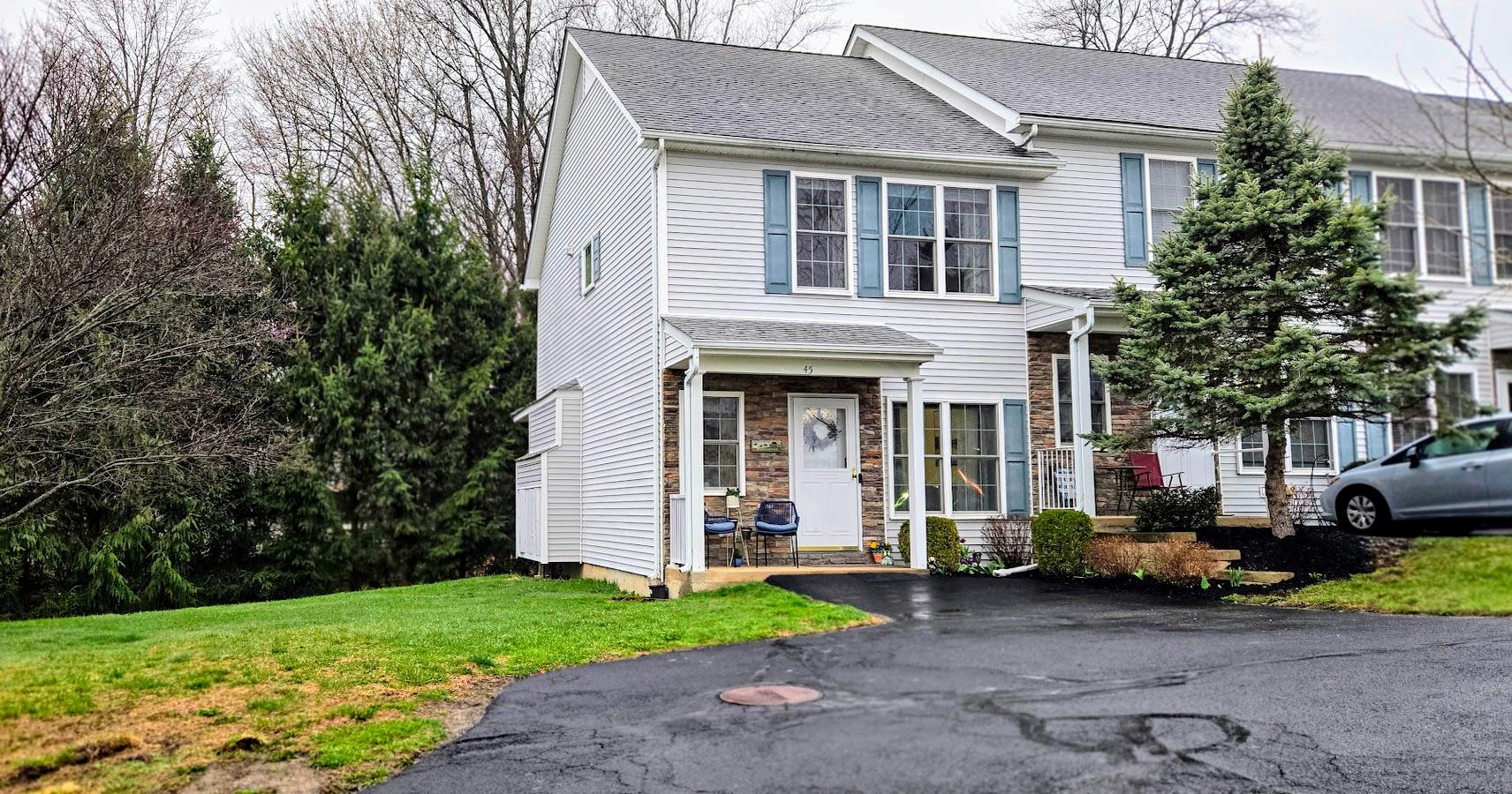 45 Aveonis Court, Fishkill, New York image 2