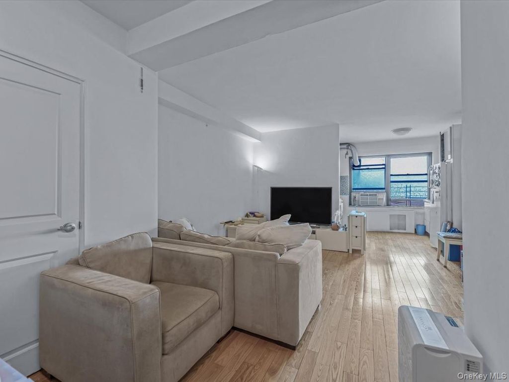Photo of 9905 63rd Drive Dr #7R, Rego Park, NY 11374 (MLS # 996192)