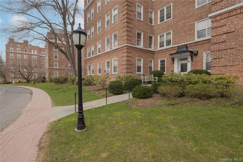 9 Midland Gardens 4A Bronxville NY 10708