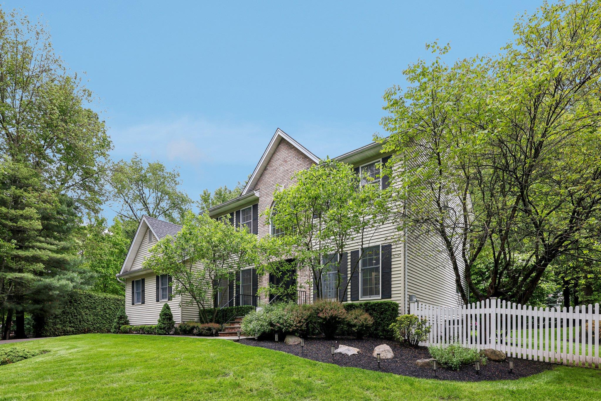 18 Sandstone Trail, New City, New York image 45