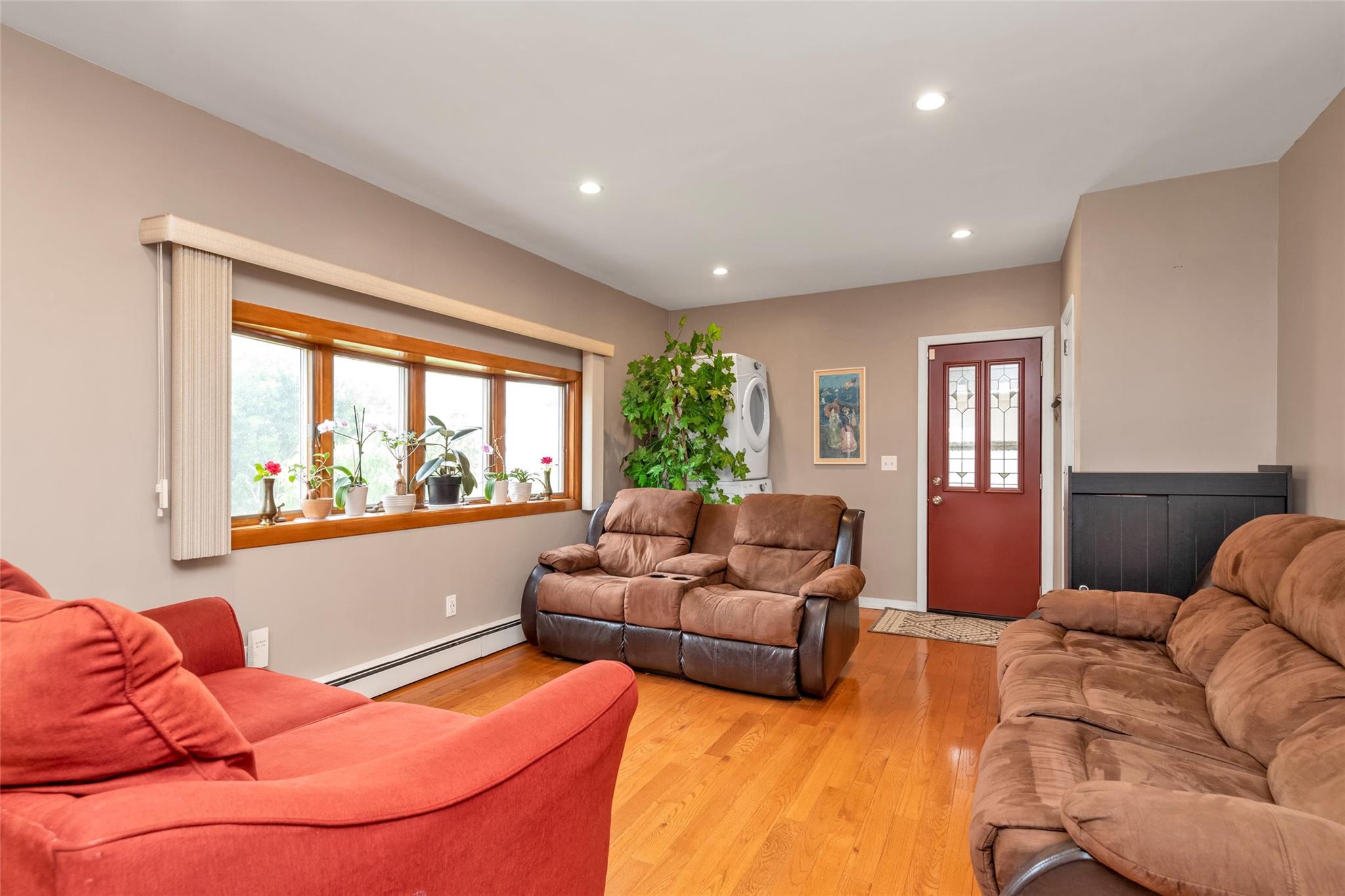 102 Spruce Lane, Valley Stream, New York image 9