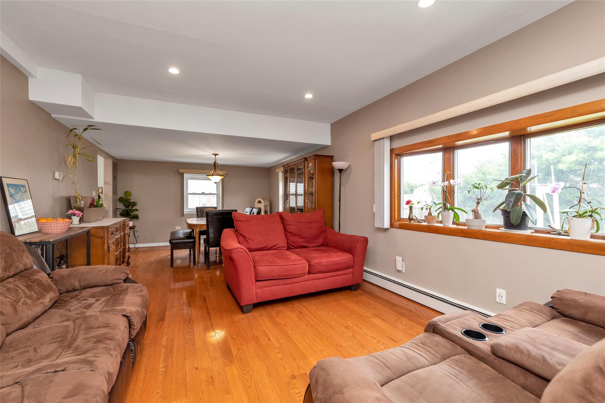 102 Spruce Lane, Valley Stream, New York image 8
