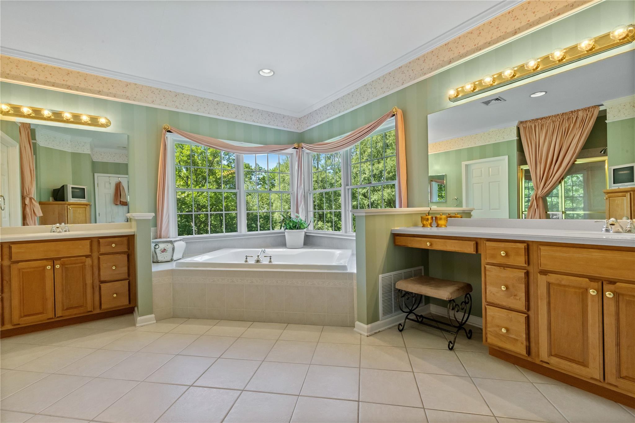 1 Majestic Ridge, Carmel, New York image 31